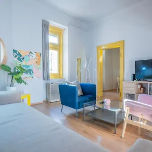  Apartamento Klau10 In Party District.